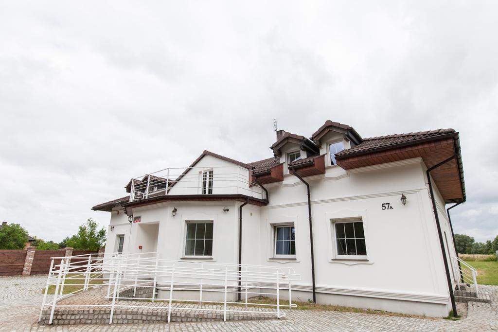Dworek Poznan Panzió Kültér fotó
